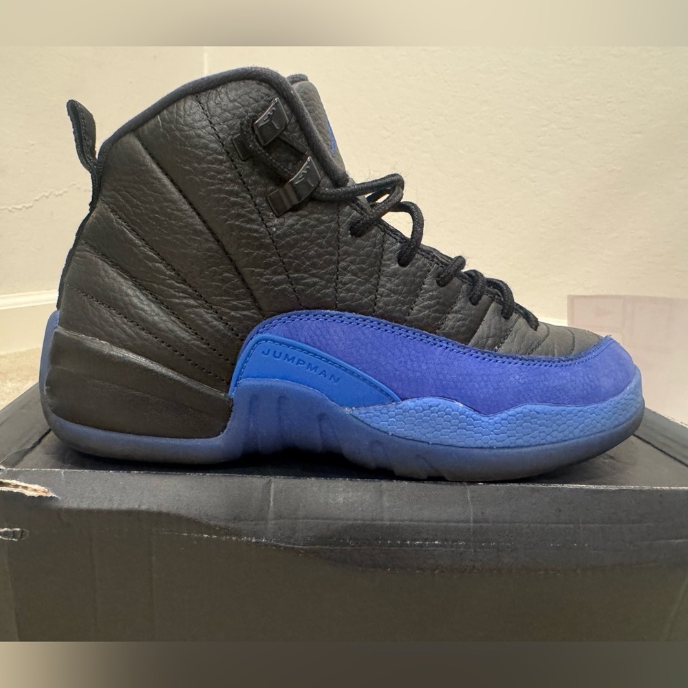 Air Jordan Retro 12, Black and Blue GS size 6 woman 8